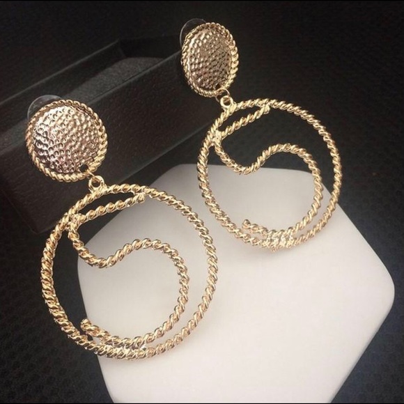 #5 Dangle Earrings - Picture 8 of 8